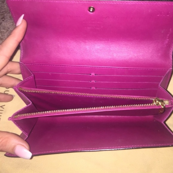 Louis Vuitton wallet 100% authenticate - Picture 2 of 6